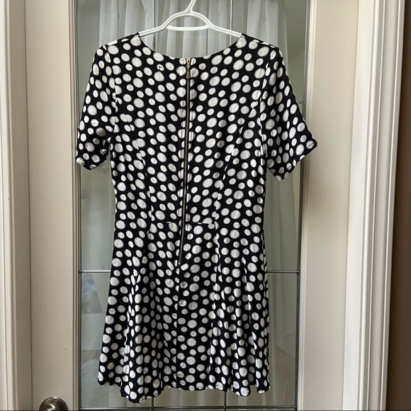 Black and white Barreds dress, size medium. - Picture 3 of 4